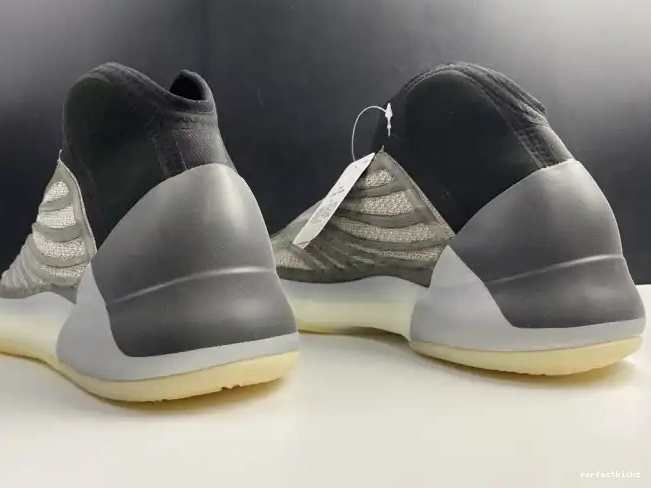 Barium H68771 Quantum Yeezy Adidas 0529
